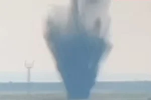 Αμερικανική βόμβα από τον Β’ Παγκόσμιο Πόλεμο εξερράγη ξαφνικά σε αεροδρόμιο στην Ιαπωνία