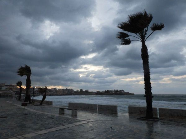 Νεφώσεις και τοπικές βροχές την Κυριακή στην Κρήτη