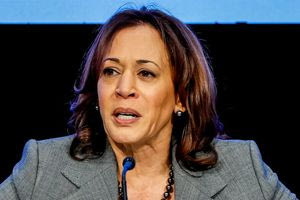 Η Κάμαλα Χάρις αμφισβητεί την υγεία του Ντόναλντ Τραμπ: «Είναι ικανός να γίνει πρόεδρος;»