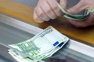 ΕΚΤ: Έλληνες, Κύπριοι και Σλοβένιοι τις περισσότερες καταθέσεις σε άλλες χώρες