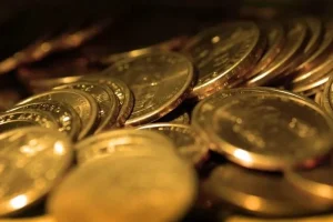 Oι Έλληνες «ποντάρουν» σε χρυσές λίρες – Πόσο έχει φτάσει η τιμή της