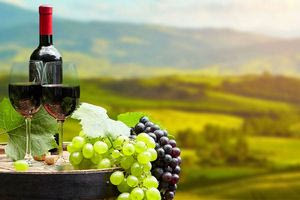 Αη Γιώργης Μεθυστής: Ανοίγουν τα βαρέλια και τρώνε τα σφουγκάτα!