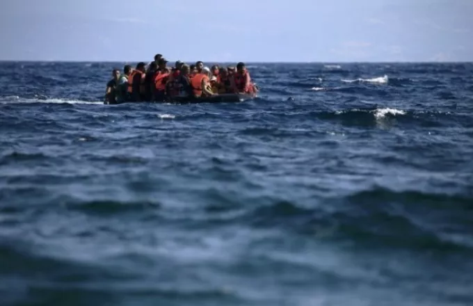 Συνελήφθησαν τρεις διακινητές που μετέφεραν 36 μετανάστες στη Γαύδο
