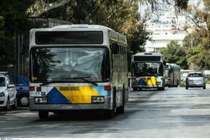 Άγιοι Ανάργυροι: Σοβάς έπεσε στο κεφάλι 14χρονης σε στάση λεωφορείου