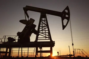 Πετρέλαιο: Ποιος ο αντίκτυπος από την κλιμάκωση του πολέμου στη Μέση Ανατολή – Τα σενάρια και οι εκτιμήσεις