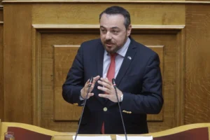 Φραγκίσκος Παρασύρης: «Η πραγματικότητα για τον ηλεκτρικό χώρο της Κρήτης»