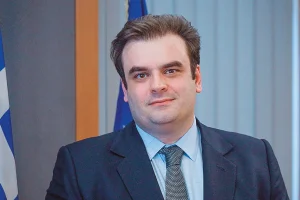 Πιερρακάκης: Θα εφαρμοστεί ο νόμος για τους αιώνιους φοιτητές – Πάνω από 6.000 αποβολές σε μαθητές για κινητά