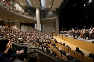 Τεστ αντοχής για τα γόνατα στο Πολιτιστικό Κέντρο