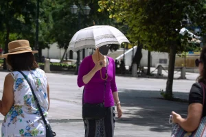 Η ζέστη δεν επηρεάζει το ίδιο άνδρες και γυναίκες: Τι δείχνουν οι μελέτες του Πανεπιστημίου Θεσσαλίας