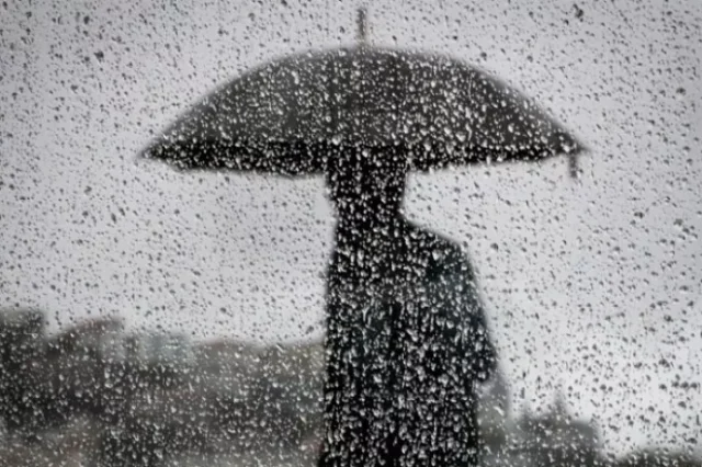 Καιρός: Χριστούγεννα με βροχές και Πρωτοχρονιά με χιόνια – Τι λένε οι μετεωρολόγοι