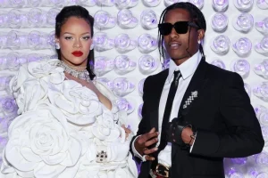 Η Ριάνα θα πληρώνεται για να βλέπει αγώνες της Φενέρμπαχτσε