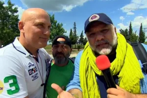 The Roadshow: Ο Γρηγόρης Αρναούτογλου συνάντησε το φαβορί της Φάρμας 22 χρόνια μετά