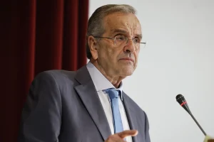 Επιστροφή Σαμαρά στην… Άνοιξη του 1993, το … πλούμισμα του από την Ντόρα, η άρση της μονιμότητας… μέσω δημοσκοπήσεων και ο δρόμος για την κάλπη που ανοίγει από φθινόπωρο!