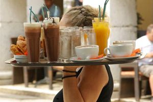 «Πάρτι» παραβατικότητας στην αγορά εργασίας εν μέσω θέρους