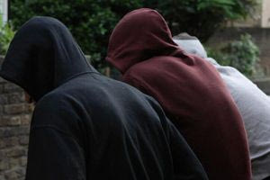 Λάρισα: Έναν εφιάλτη ζούσε 14χρονος – Ανήλικοι τον εκβίαζαν και τον έβαζαν να τους φιλά τα πόδια