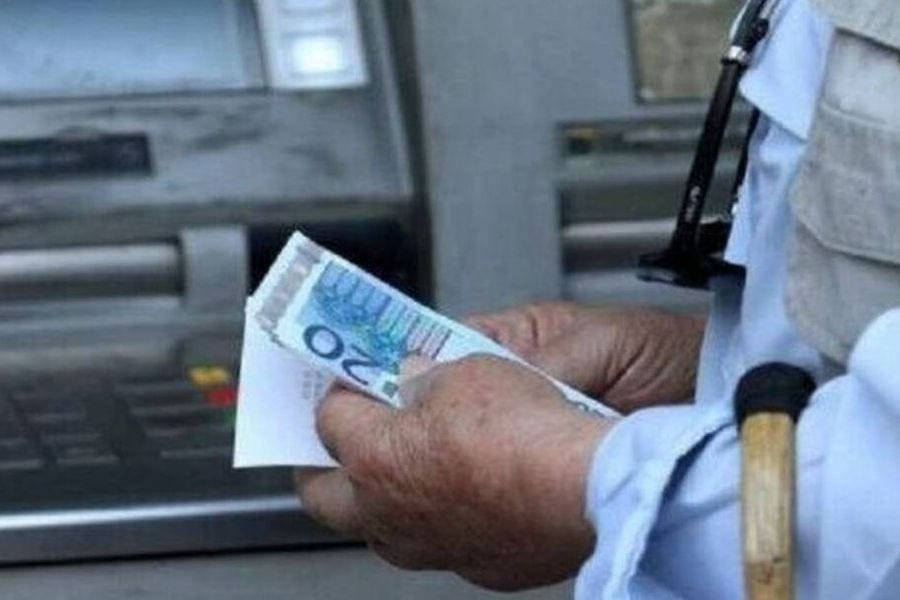 Πύργος: Το τυχερό ATM του έκανε “δώρο” 3.000€