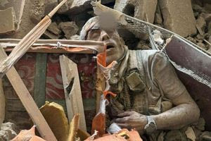 Οι τελευταίες στιγμές του Γιαχία Σινουάρ από το drone των Ισραηλινών που τον εντόπισε (βίντεο)