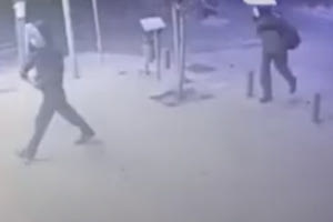 Καρέ- καρέ ένοπλη ληστεία σε ψιλικατζίδικο στη Θεσσαλονίκη με λεία 10.000 ευρώ – βίντεο