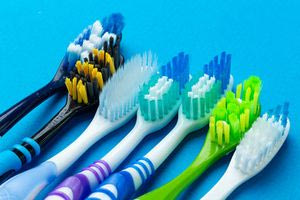 Οι οδοντόβουρτσες και οι κεφαλές του ντους βρίθουν από ιούς