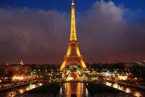 Ο Πύργος του Άιφελ θα σβήσει τα φώτα του στη μνήμη των θυμάτων της 7ης Οκτωβρίου