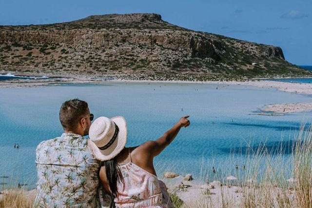 «Παγώνει» η Κρήτη πριν καν ανοίξει η σεζόν! Σκιά πολέμου και φόβος για ντόμινο στην αγορά