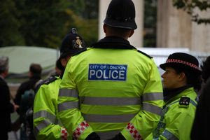 Aγγλία: 18χρονος που σκότωσε με μαχαίρι τρία κοριτσάκια, κατηγορείται και για τρομοκρατική ενέργεια