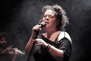 Η Ματούλα Ζαμάνη, η Μέση Ανατολή και το παράλληλο σύμπαν των social media