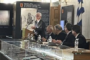 Δίδακτρα στα δημόσια πανεπιστήμια προτείνει ο Οδυσσέας Ζώρας