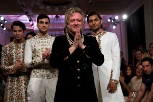 Πέθανε ο Ινδός σχεδιαστής των αστέρων Ρόχιτ Μπαλ – Είχε ντύσει την Ούμα Θέρμαν