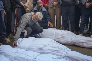 Δεκάδες νεκροί σε ισραηλινά πλήγματα στη Γάζα – Πολλά τα παγιδευμένα θύματα