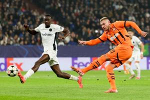 Champions League: Η Μπριζ υποχρέωσε την Αστον Βίλα στην πρώτη της ήττα