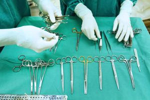 Απογευματινά χειρουργεία: Ξεκινούν την επόμενη Πέμπτη (28/11) – Πώς θα γίνει η επιλογή των ασθενών