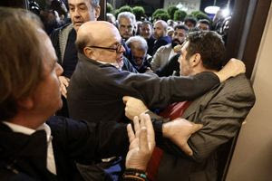 Ανέστης Κιούλπαλης: Μόνοι μας γκρεμίσαμε ό,τι ονειρευτήκαμε – Τα οχυρά πέφτουν πάντα από μέσα