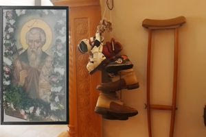 Γόρτυνα: Παιδικά παπουτσάκια στη χάρη του Αγίου Στυλιανού