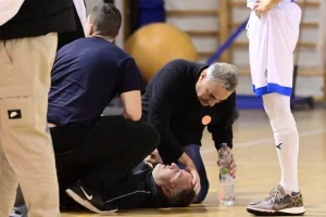 Πέταξαν κάδο στο κεφάλι προπονητή σε αγώνα της Γ’ εθνικής μπάσκετ στο Μαρούσι