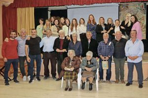 Δημοτικό Σχολείο Μαλίων: Δάσκαλοι συναντήθηκαν με τους μαθητές τους 50 χρόνια μετά