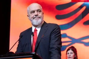 «Η ιστορία δεν παραγράφεται» διαμηνύει η Αθήνα στον Εντι Ράμα