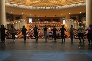 Η παράσταση “Ιχνηλατώντας την Παράδοση” παρουσιάζεται στο Ηράκλειο