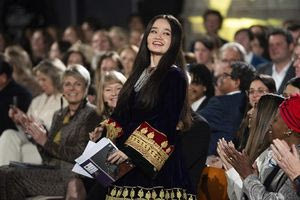 Ολλανδία: Αφγανή έφηβη κέρδισε το Διεθνές Βραβείο Ειρήνης για τα Παιδιά