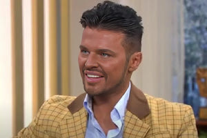 Αντιμέτωπος με φυλάκιση ο άνδρας που μοιάζει με τον Κεν της Barbie – Για τι κατηγορείται