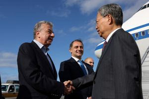 Τον Πρόεδρο της Διαρκούς Επιτροπής του Εθνικού Λαϊκού Κογκρέσου της Κίνας υποδέχθηκε ο Στ. Αρναουτάκης