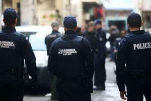 Πάτρα: Προκαταρκτική έρευνα για τους αστυνομικούς που συνόδευαν 49χρονο στα δικαστήρια