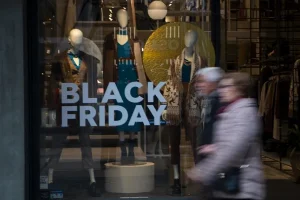 Black Friday: Άρχισαν οι πρώτες εκπτώσεις – Τα προϊόντα που αναζητούν οι καταναλωτές