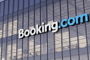 Οι Έλληνες ξενοδόχοι ετοιμάζουν αγωγές κατά της Booking για παράνομες πρακτικές