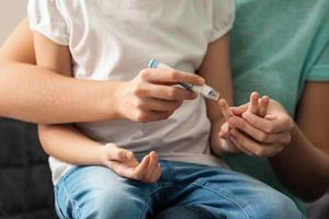 Γιατί ανησυχούν οι γιατροί από τα αυξημένα περιστατικά στην Κρήτη του παιδικού διαβήτη τύπου 1