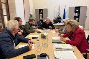 Κατολίσθηση στον Άη Γιάννη Χωστό: Τι συζητήθηκε στην έκτακτη σύσκεψη στη Λότζια