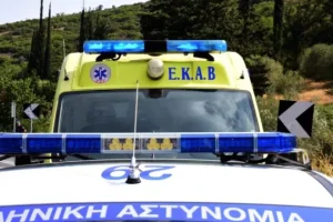 Ιεράπετρα: ΙΧ έπεσε σε βράχια – Μεγάλη επιχείρηση των Πυροσβεστών για τον απεγκλωβισμό της οδηγού