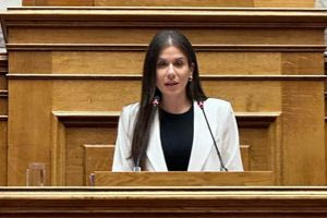 Ελένη Βατσινά: Στο “σκοτάδι” το Μεταφορικό Ισοδύναμο για την Κρήτη