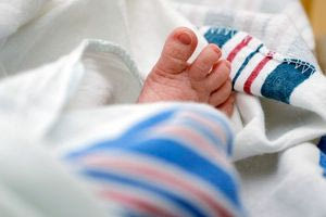 Πούλησε το 8 μηνών βρέφος της στο Facebook και μετά το… ζήταγε πίσω