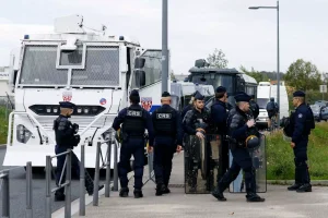 Γαλλία: Επίθεση με τσεκούρι σε σταθμό τρένων στο Παρίσι